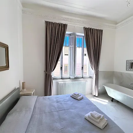 Allegra & * 维亚雷焦